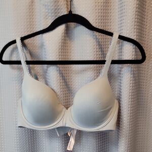 Victoria's Secret Body By Victoria Lined Demi Size 34D